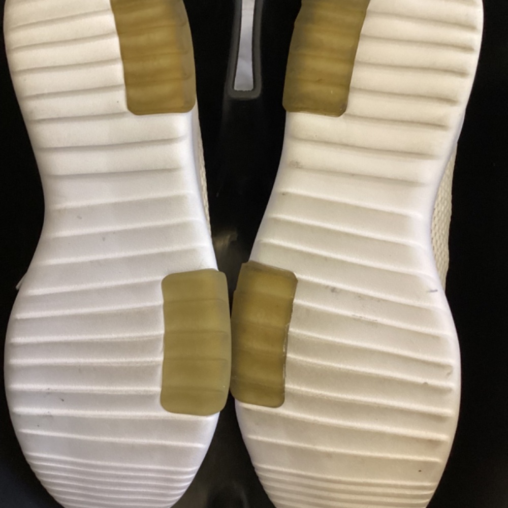 ADIDAS SNEAKERS (SIZE 10) - Picture 4 of 8